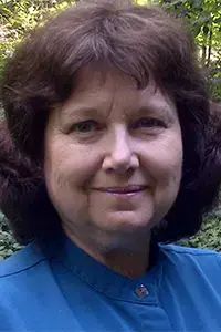 Elizabeth Frank '67